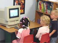 Children in front of the computer