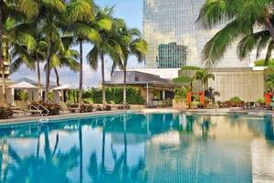 Miami Four Seasons Hotel Pool
